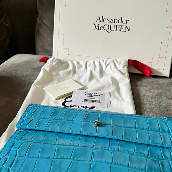 Alexander McQueen skull croc embossed clutch - Picture 3 of 8